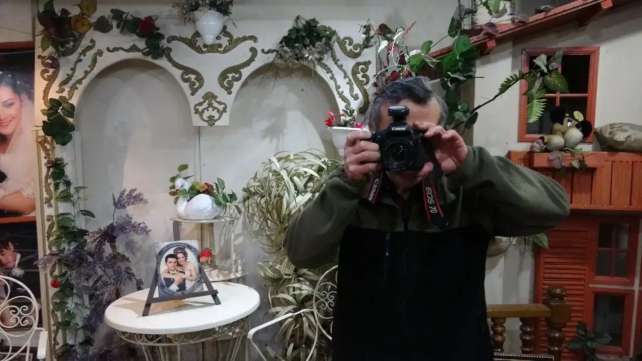 Burdur’da Atatürk’ü Fotoğraflayan Dedesinin İzinde: 54 Yıldır Aynı Dükkanda! 5